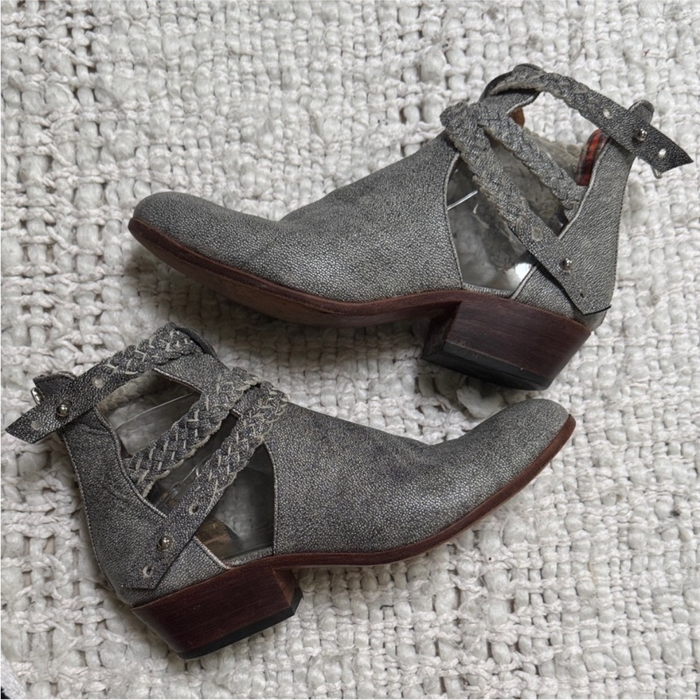 Uxibal Trenza Cutout Braided Booties | Artisan Leather | Stacked Heel